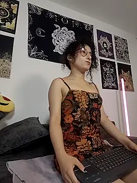 Snapshot of little__ammy chatting on 04/21/26, 02:51 little ammy online show from 04/21/26, 02:51