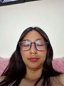 Snapshot of SabrinaLu_ chatting on 12/17/25, 12:27 SabrinaLu online show from 12/17/25, 12:27