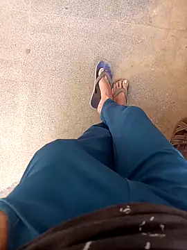 Snapshot of xhanm chatting on 12/21/25, 06:53 xhanm online show from 12/21/25, 06:53