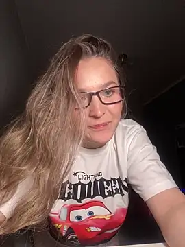 Lina Sinerz online show from 03/21/26, 09:51