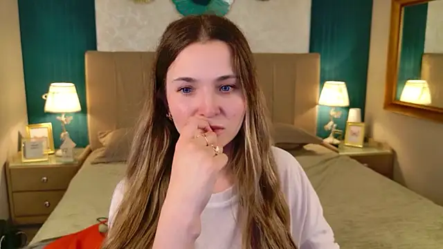 Lina Sinerz online show from 05/15/26, 03:30