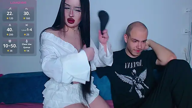 Snapshot of sweetkarii chatting on 12/19/25, 04:52 sweetkarii online show from 12/19/25, 04:52