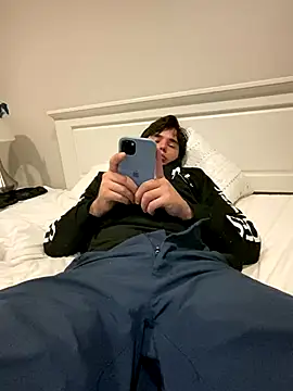 phantom898983 online show from 12/21/25, 09:55