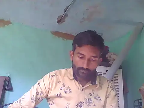 Snapshot of darkboy00011 chatting on 12/17/25, 10:10 darkboy00011 online show from 12/17/25, 10:10