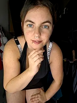 Snapshot of GeilesLuder38 chatting on 12/05/25, 06:48 GeilesLuder38 online show from 12/05/25, 06:48