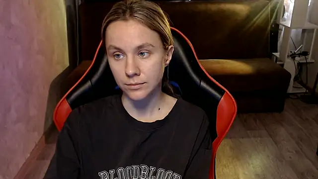 MiaBun1 online show from 04/07/26, 04:57