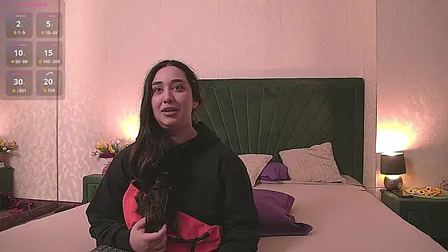 Snapshot of KendallVelvet chatting on 12/17/25, 07:47 KendallVelvet online show from 12/17/25, 07:47