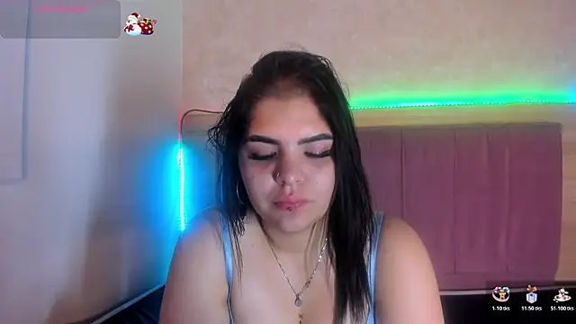 Snapshot of alunnaclarkcm chatting on 12/17/25, 11:16 alunnaclarkcm online show from 12/17/25, 11:16