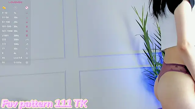 Snapshot of mara_kf chatting on 12/15/25, 10:14 mara kf online show from 12/15/25, 10:14