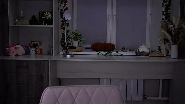 Snapshot of SolBurri chatting on 12/15/25, 02:05 SolBurri online show from 12/15/25, 02:05