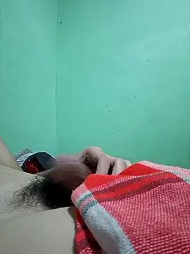 Snapshot of Sqinny_Teen chatting on 12/18/25, 06:47 Sqinny Teen online show from 12/18/25, 06:47