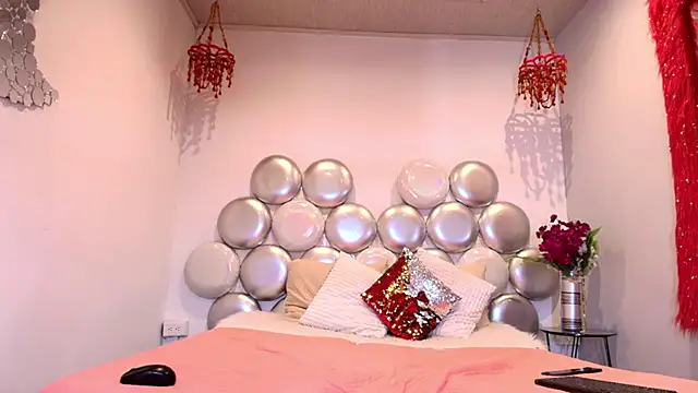 Snapshot of sammy_blaze chatting on 12/15/25, 06:56 sammy blaze online show from 12/15/25, 06:56