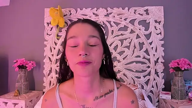 loraineblake online show from 02/09/26, 01:04