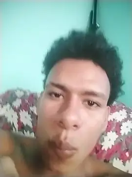 Snapshot of latinboi_sexy chatting on 12/16/25, 09:09 latinboi sexy online show from 12/16/25, 09:09