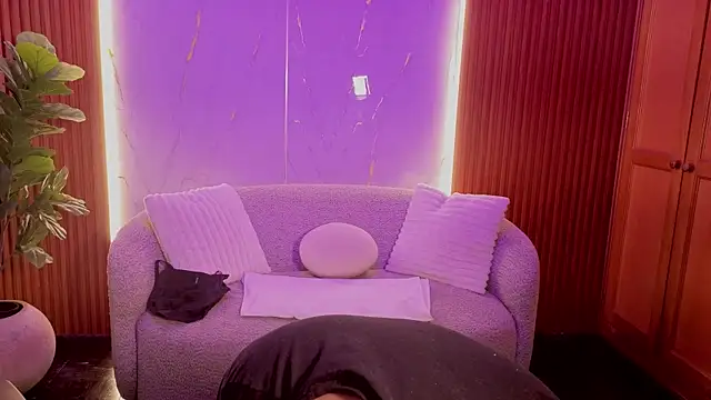 Snapshot of penelopeevg chatting on 12/15/25, 07:29 penelopeevg online show from 12/15/25, 07:29