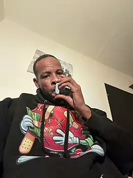 Snapshot of Dreadyyy chatting on 12/15/25, 05:44 Dreadyyy online show from 12/15/25, 05:44