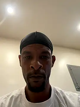 Snapshot of Dreadyyy chatting on 12/17/25, 08:48 Dreadyyy online show from 12/17/25, 08:48