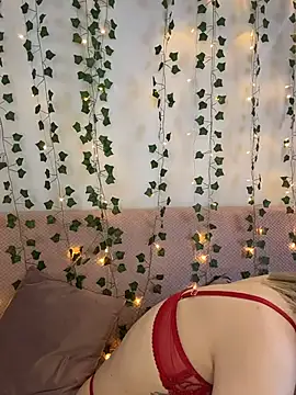 Snapshot of meli_sun chatting on 12/15/25, 10:19 meli sun online show from 12/15/25, 10:19