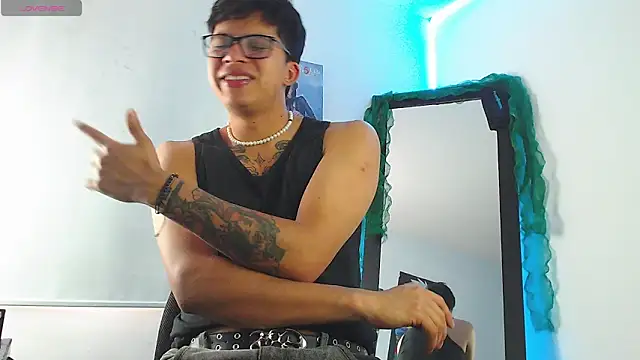 DerekMoon online show from 01/05/26, 07:06