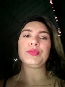 Snapshot of Charlott_smi chatting on 04/21/26, 04:45 Charlott smi online show from 04/21/26, 04:45