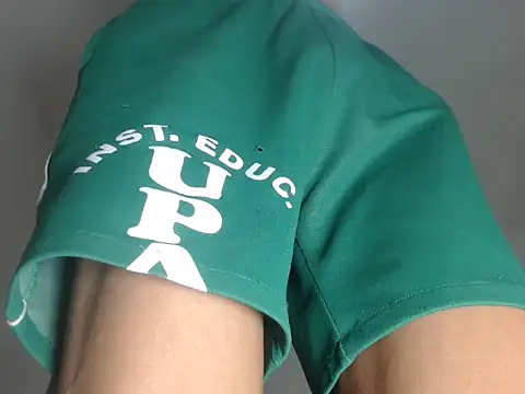 Snapshot of Shantalys_beauty_queen chatting on 02/14/26, 02:47 Shantalys beauty queen online show from 02/14/26, 02:47