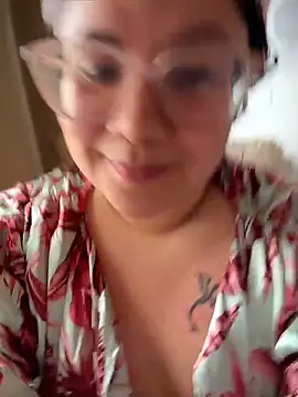 VanesssaMilf  online show from 05/13/26, 07:55