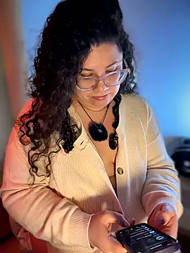 VanesssaMilf  online show from 05/14/26, 08:43