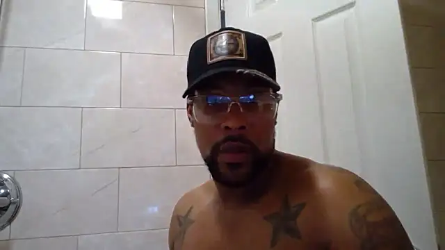 cosmiccloudpig online show from 12/23/25, 08:01