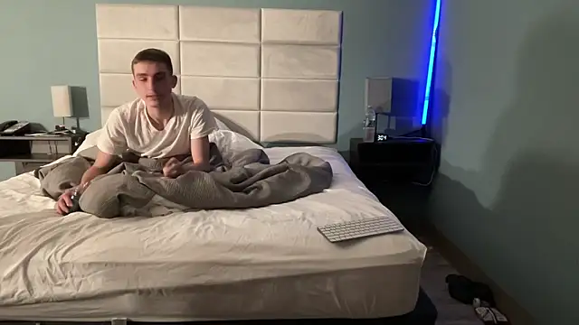 cosmiccloudpig online show from 02/02/26, 11:53