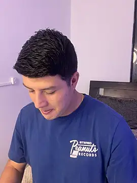 Goldenknight33 online show from 03/31/26, 12:49