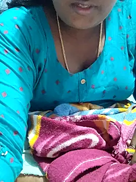 Snapshot of divyatamil143 chatting on 12/14/25, 04:07 divyatamil143 online show from 12/14/25, 04:07