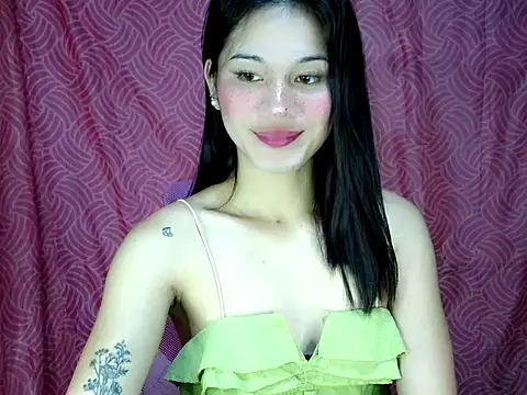 Snapshot of bombely_69 chatting on 07/11/26, 12:02 bombely 69 online show from 07/11/26, 12:02