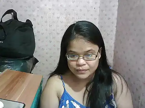 Snapshot of Hotty_babe23 chatting on 12/19/25, 02:51 Hotty babe23 online show from 12/19/25, 02:51