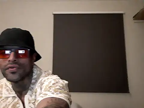 Snapshot of Chesarini chatting on 12/18/25, 09:26 Chesarini online show from 12/18/25, 09:26