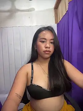 Snapshot of Lovely_apple19 chatting on 03/02/26, 11:17 Lovely apple19 online show from 03/02/26, 11:17