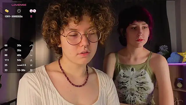 Snapshot of YaniraHalliburton chatting on 12/16/25, 06:13 YaniraHalliburton online show from 12/16/25, 06:13