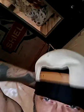 badgirlandjunior69 online show from 04/28/26, 10:15