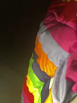 Snapshot of Lylyk2 chatting on 12/13/25, 07:53 Lylyk2 online show from 12/13/25, 07:53