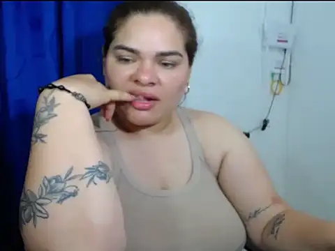 NinaFuentes2X online show from 06/11/26, 03:26