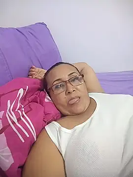 Nini Love  online show from 04/12/26, 07:41