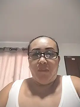 Nini Love  online show from 06/04/26, 02:01