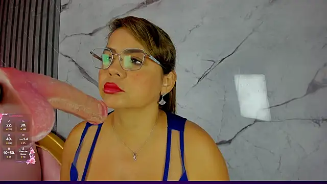 Snapshot of shayra_boobs2 chatting on 06/22/26, 10:01 shayra boobs2 online show from 06/22/26, 10:01