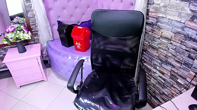 sophi hardd  online show from 06/12/26, 03:33