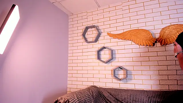 Saraa moon1   online show from 04/11/26, 08:02