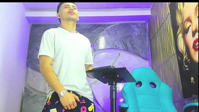 Snapshot of Jhostonex chatting on 02/04/26, 03:51 Jhostonex online show from 02/04/26, 03:51