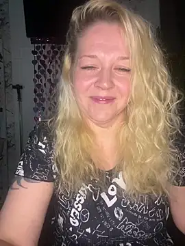 Snapshot of JenniferCarmen chatting on 02/18/26, 06:26 JenniferCarmen online show from 02/18/26, 06:26