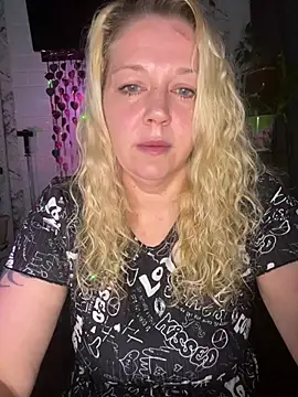 Snapshot of JenniferCarmen chatting on 02/20/26, 03:34 JenniferCarmen online show from 02/20/26, 03:34