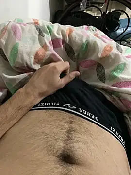 Snapshot of Wilddadycum4u chatting on 12/20/25, 11:23 Wilddadycum4u online show from 12/20/25, 11:23