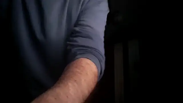 Snapshot of 061072Josegl chatting on 12/21/25, 09:44 061072Josegl online show from 12/21/25, 09:44