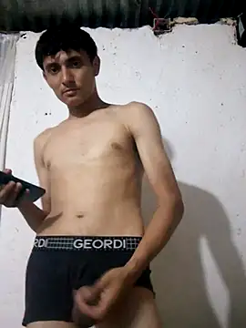 Snapshot of maikel23grande chatting on 12/17/25, 04:51 maikel23grande online show from 12/17/25, 04:51